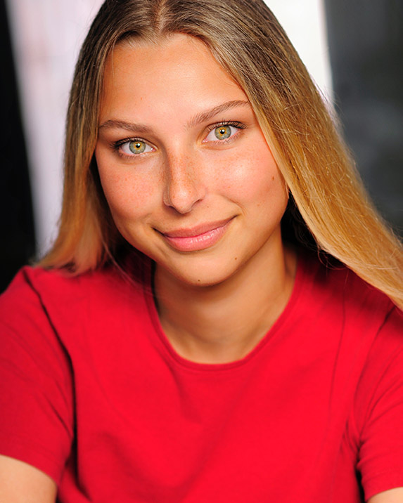 Lauren Aiello's primary headshot